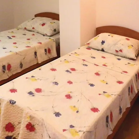 Διαμέρισμα Awesome In Crna Punta With Kitchen *